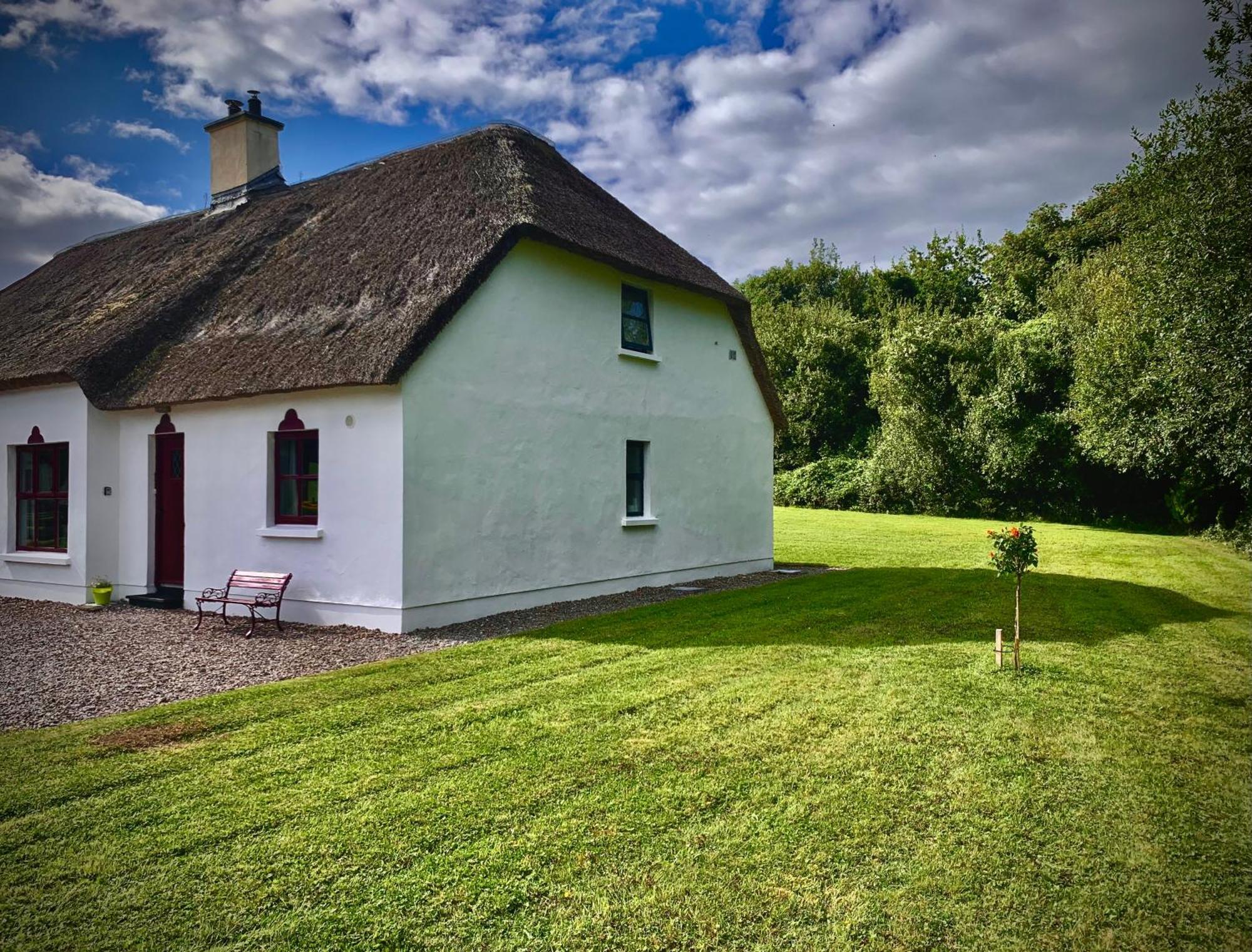 Cottage 33 Old Killarney Village Киларни Екстериор снимка